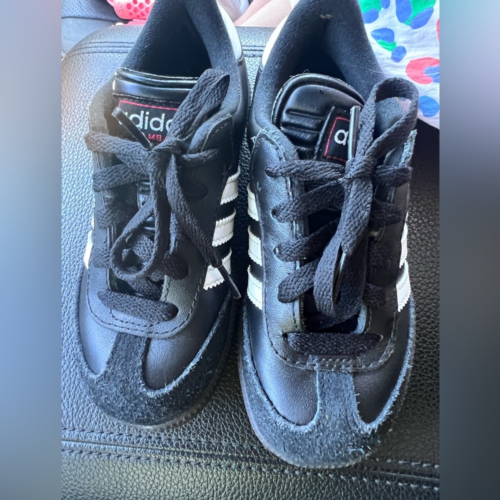 Little kid size 12 samba